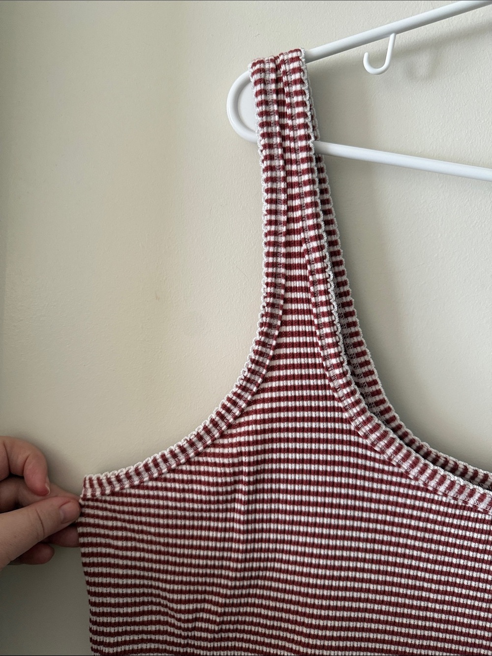 Like New Universal Thread Textured Ribbed Tank Top - Picture 5 of 9